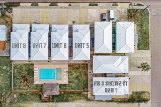 Pura Vida- In downtown Port A, overlooks pool - Port Aransas - 7