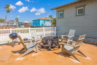 Sandy Craic- Elevator! Overlooking Community Pool! - Port Aransas - 6