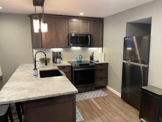 Lakefront Luxury Condo with Stunning Views!! - 8
