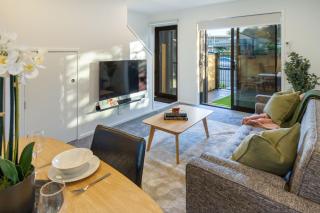 Best of Central Christchurch 2 bed 2 bath - 5