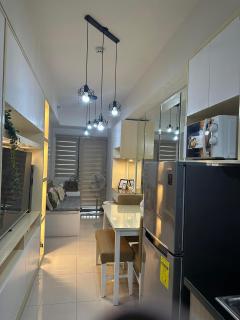 Mel and Rose Place in S Residences Tower 1 MOA - Manila - 6