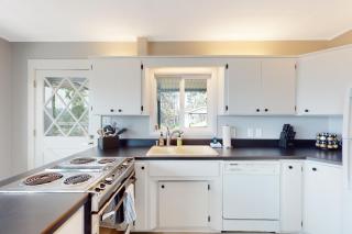 Coeur d'Alene Cottage - Harrison - 1