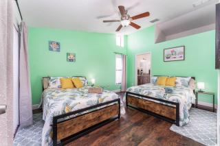 The Pelican/Pool/HotTub/GameRoom - 6