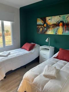 Casa del Alto, impecable, 3 dormitorios, 2 baños - Esquel - 1