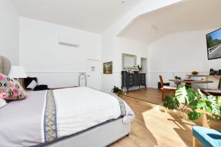 Rose Cottage Studio Romantic or Solo Getaway. Spa, Games Room - Broke - 4