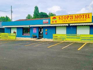 Stop 21 Motel - Southampton - 0