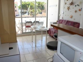 Appt 2P cabine, 6 couchages avec piscine et parking à Gruissan, près plage et port - FR-1-229-868 - 9