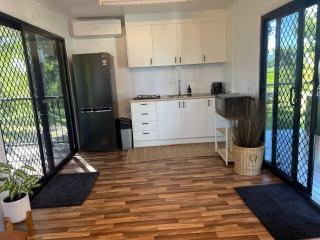 Hinchinbrook Riverview Retreat - Upper Stone - 4