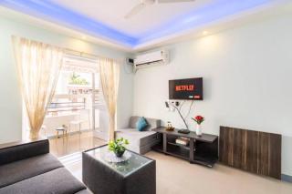 Serene Escape One Bedroom Apartment with AC, Wi-Fi, Gym and 5-Minute Walk to the Beach Cativating Tree and Garden Views - Colva - 7