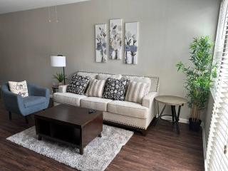 Trendy, upscale apartment! - Houston - 7