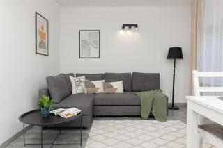 Metro Plac Wilsona Apartments Mickiewicza by Noclegi Renters - 8