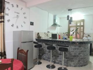 Beautiful Affordable House - 5 minutes from the airport and 12 minutes to Blue bay beach - Mon Trésor - 2
