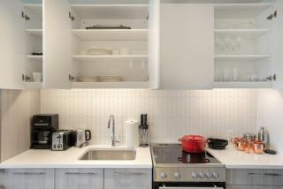 Kendall Sq Studio w Gym WD by MIT MGH River BOS-67 - 5