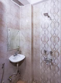 Hotel Green High - Laxmi Nagar Metro Gate No 5 - 5