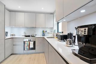 Spacious, 3 bedroom, 2 bathroom, Surbiton - Surbiton - 2