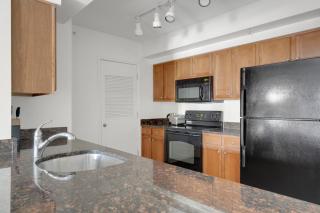Logan Circle 2BR w Gym WD Pool nr bars WDC-480 - Washington - 5