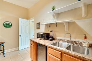 Blue Ridge Mountain Home with Sunroom Pets Welcome - Fairview - 3