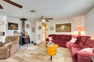 Quiet Country Getaway about 21 Mi to Lake Conroe! - 9