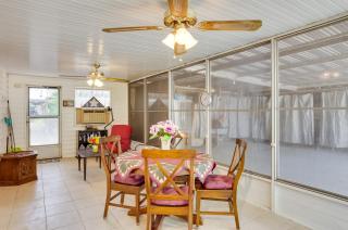 Quiet Country Getaway about 21 Mi to Lake Conroe! - 6