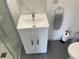 Studio - Sleeps 2 - Pet friendly - Parking - 5