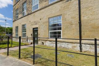 BOBBIN ROW - Grade 2 Listed Property with a Beautiful Design with Access to Leeds - Leeds - 7