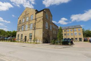 BOBBIN ROW - Grade 2 Listed Property with a Beautiful Design with Access to Leeds - Leeds - 8