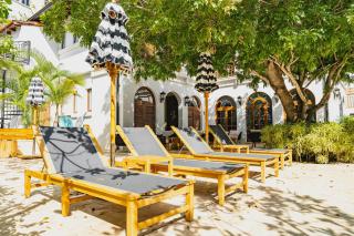 Plaza Mercado 22 At Las Catalinas - 8