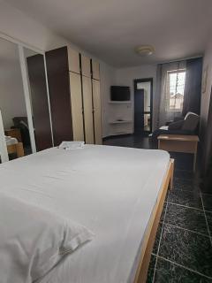 Casa Alexandru - 2 Mai - 6