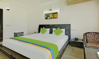 Blue Moon Residency Hotel & Restaurant - 1