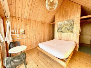 Lushna 10 Classic Suite at Lee Wick Farm Cottages & Glamping - 7