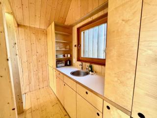 Lushna 10 Classic Suite at Lee Wick Farm Cottages & Glamping - Clacton-on-Sea - 4