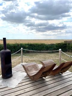 Lushna 10 Classic Suite at Lee Wick Farm Cottages & Glamping - Clacton-on-Sea - 1