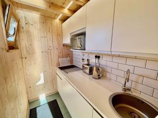 Lushna 11 Lux Suite at Lee Wick Farm Cottages & Glamping - Clacton-on-Sea - 4