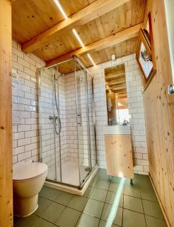 Lushna 12 Lux at Lee Wick Farm Cottages & Glamping - 4