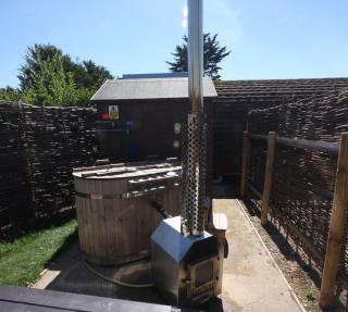 MegaPod 1 at Lee Wick Farm Cottages & Glamping - 6