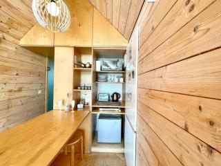 Lushna 9 Petite at Lee Wick Farm Cottages & Glamping - Clacton-on-Sea - 3