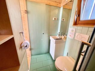 Lushna 3 Petite at Lee Wick Farm Cottages & Glamping - 2