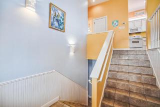 Villa Laguna! STEPS to the pool & lagoon views, with boardwalk to beach - Port Aransas - 2