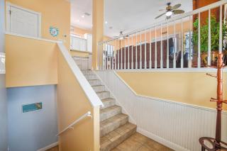 Villa Laguna! STEPS to the pool & lagoon views, with boardwalk to beach - Port Aransas - 1
