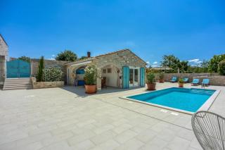 Villa 4 Flowers - Selina - 1