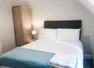 Old Court Holiday Homes Terryglass - Sleeps 6 by Trident Holiday Homes - 3