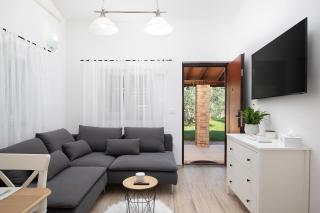 Rustic House in the Forest - 9