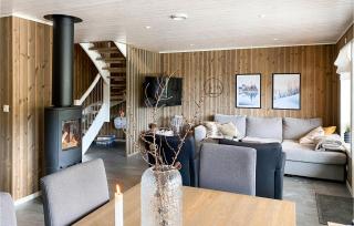 Amazing Home In Nordfjordeid With Wifi - 8