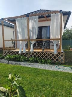 Flip Flop Bungalows - 4