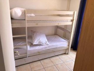 Belle villa climatisée 3 chambres, véranda, terrasse arborée dans résidence sécurisée avec piscine commune 800m de la mer WIFI Un vrai Havre de Paix LRCS98 - Portiragnes - 4