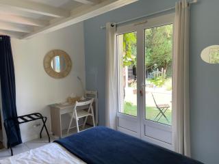 Mérig'home Chambre BD climatisée dans maison avec piscine au calme en ville, SdB & toilettes privés - 4