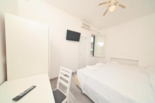 Villa Diana - Beach & Rooms - Isquia - 7