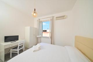 Villa Diana - Beach & Rooms - Isquia - 4