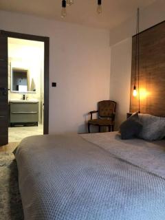 Trendy apartment with 2 bedrooms,2 full bathrooms each with shower,toilet,sink, 500m from the centre, private secure parking - Cannes - 5