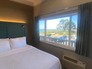 Castle Inn - Cambria - 1